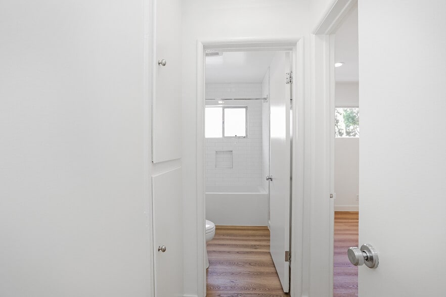 linen closet bed room 1 - 951 N Curson Ave