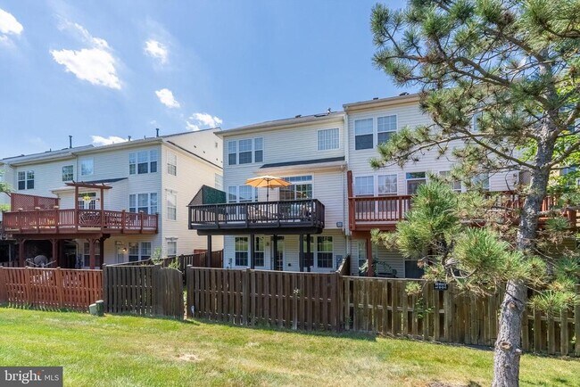Building Photo - 43122 Shadow Terrace