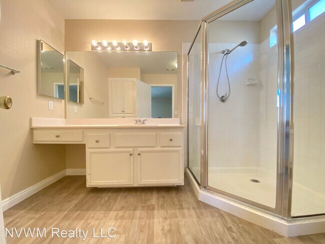 Building Photo - 3 br, 2.5 bath House - 5266 Souvenir Lane