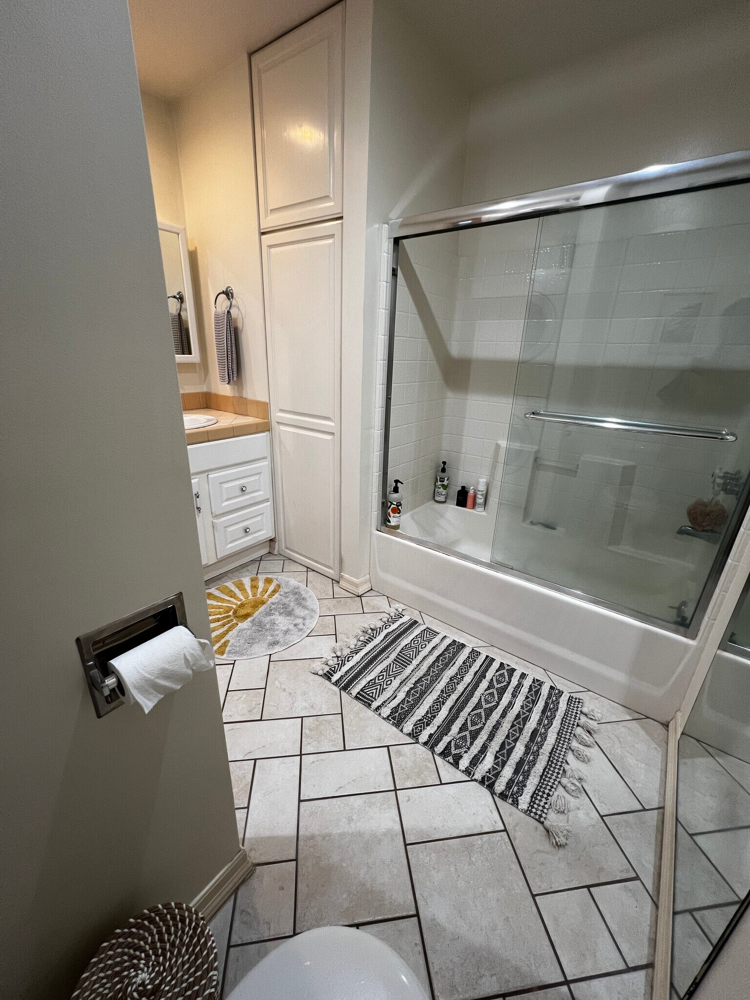 Building Photo - 21980 Alta Dr