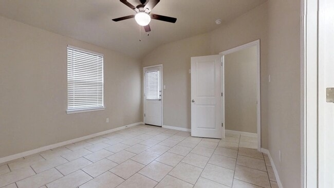 Building Photo - ALL TILE LUXURY DUPLEX IN KILLEEN CLOSE TO FORT HOOD ONLY $1395!!!!