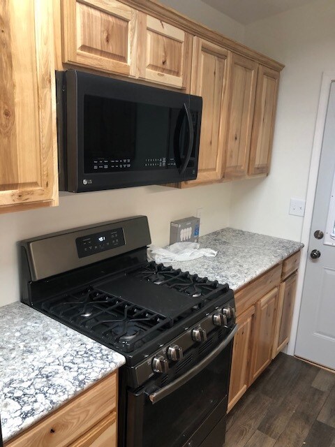 Building Photo - 411 Douglass Ct