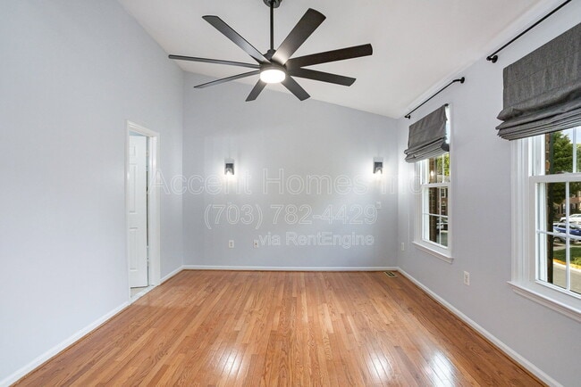 Building Photo - 6107 Summer Park Ln