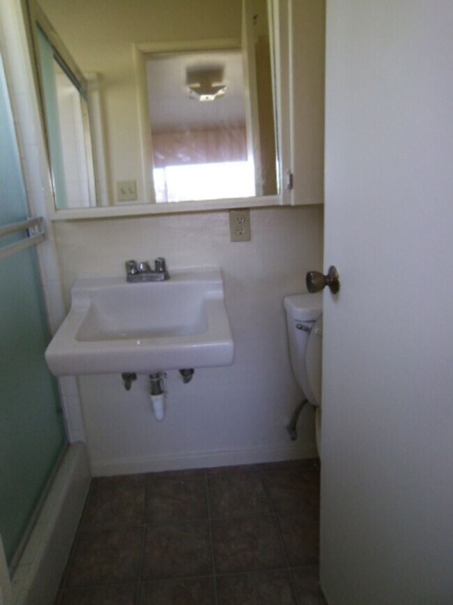 Building Photo - 119-119 W Locust Ave