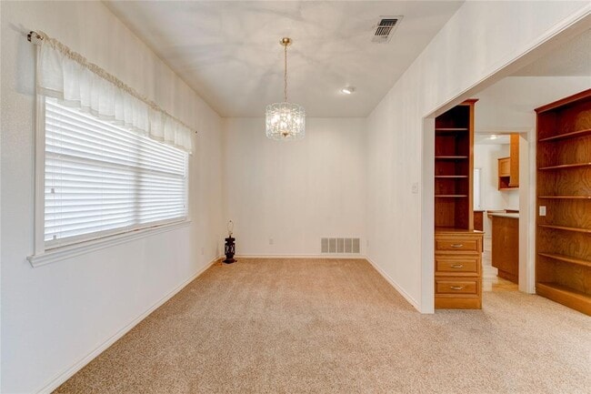 Building Photo - 2300 County Rd 302