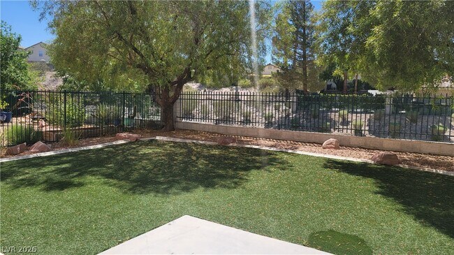 Building Photo - 1109 Scenic Crest Dr