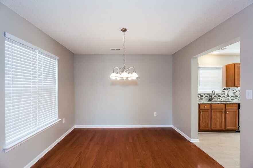 Building Photo - 8806 Samara Ct