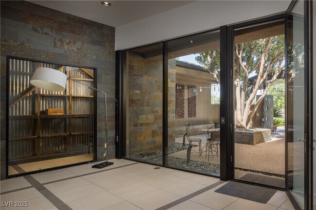 Building Photo - 1501 Foothills Village Dr