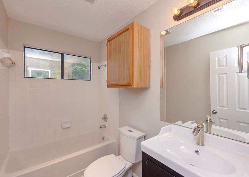 Building Photo - 12917 Meehan Dr