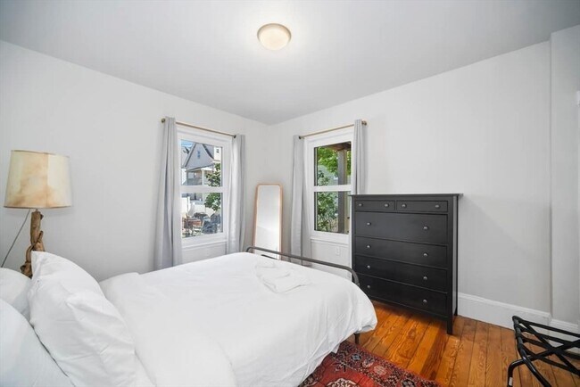 Building Photo - 334 Highland Ave