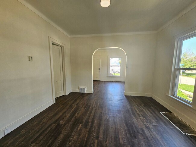 Building Photo - 124 10th St SW