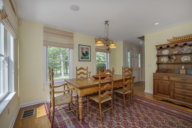 Building Photo - 268 Under Mountain Rd