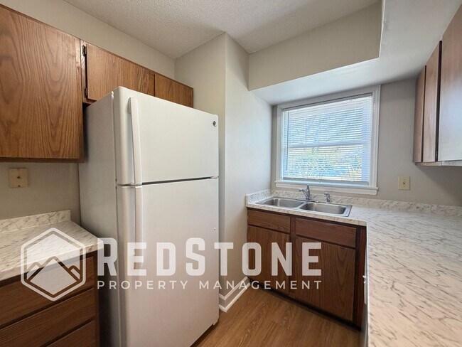 Building Photo - 727 S Broad St