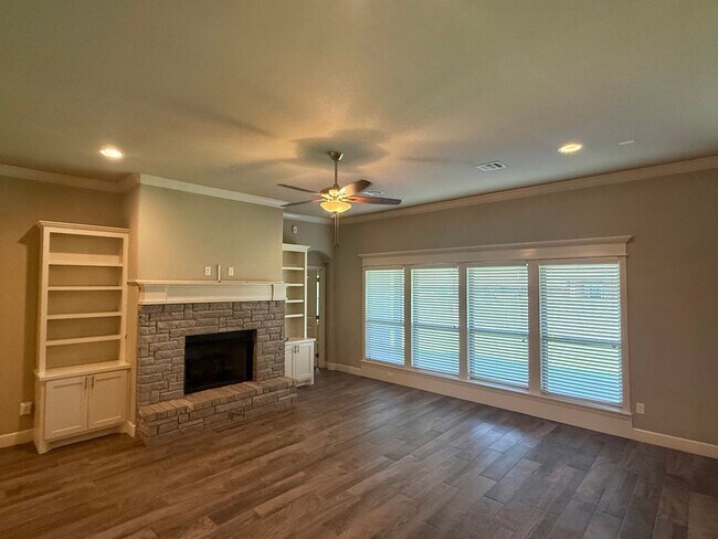 Building Photo - 18805 Trailview Way