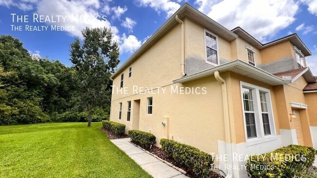 Building Photo - 612 Old Pine Ct