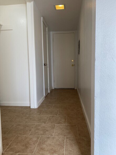 Building Photo - 4225 Parkwood Ct