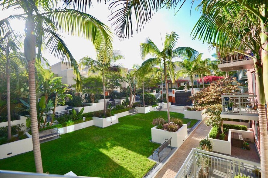 Community Park - 300 W Beech St