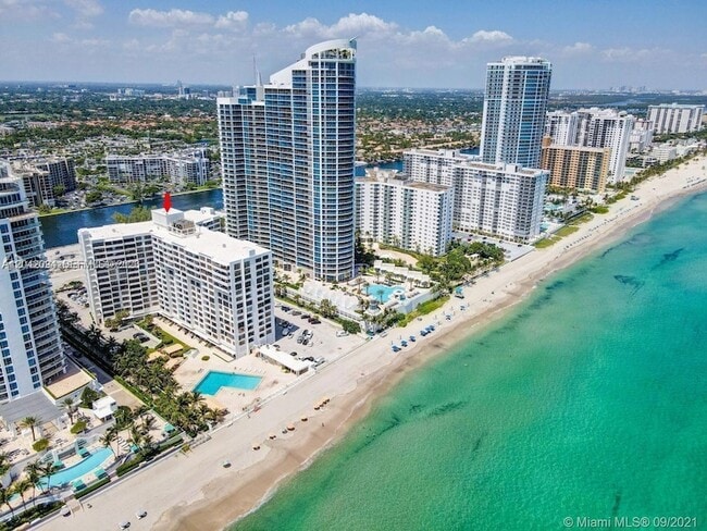Building Photo - 3505 S Ocean Dr