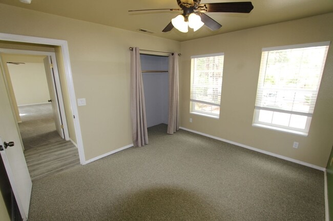 Building Photo - 5-Bedroom University Heights Gem – Privacy...