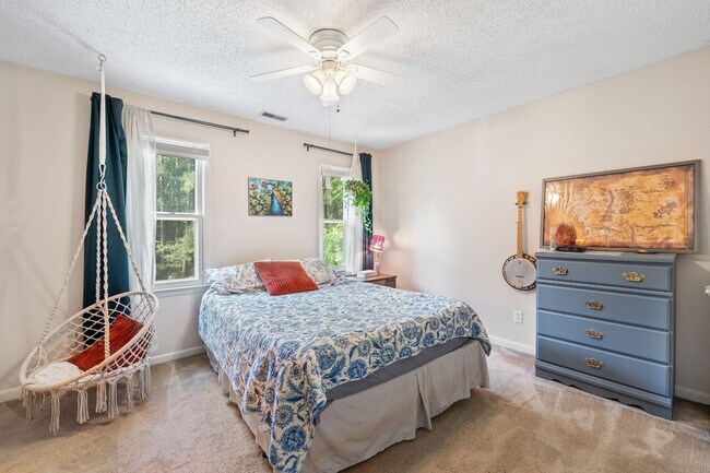 Building Photo - Charming 3br 2ba Saltbox Home in Peaceful,...