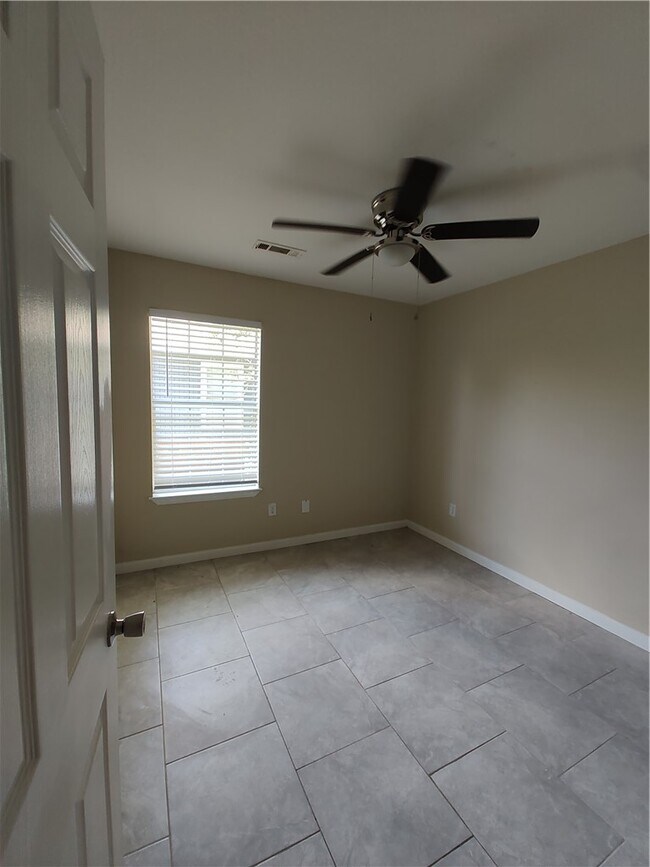 Building Photo - 4096 Delmon Ln