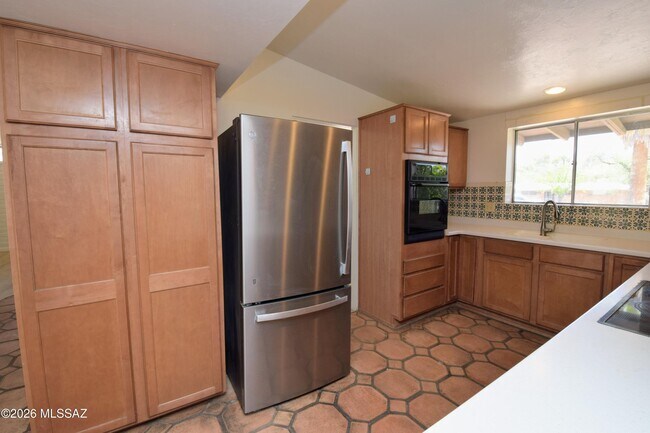 Building Photo - 6902 E Big Bear Dr