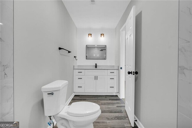 Building Photo - 5303 Kemper Pl