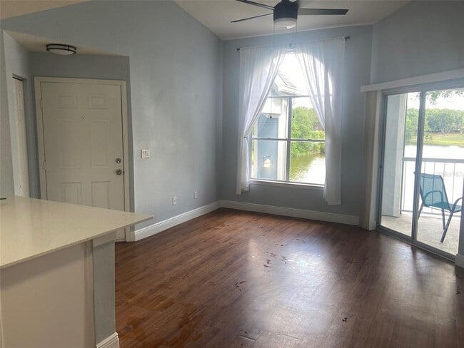 Building Photo - 2612 Grassy Point Dr