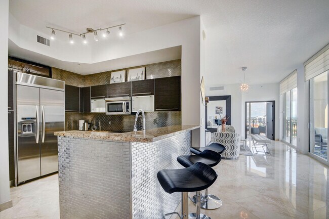 Building Photo - 550 Okeechobee Blvd