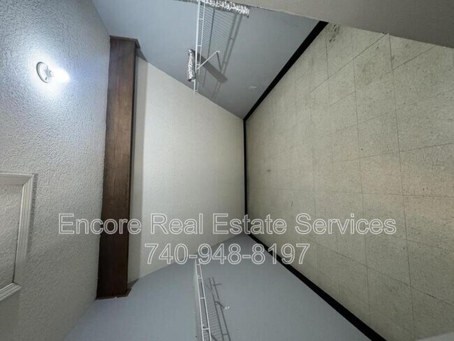 Building Photo - 573 Brookside Ct