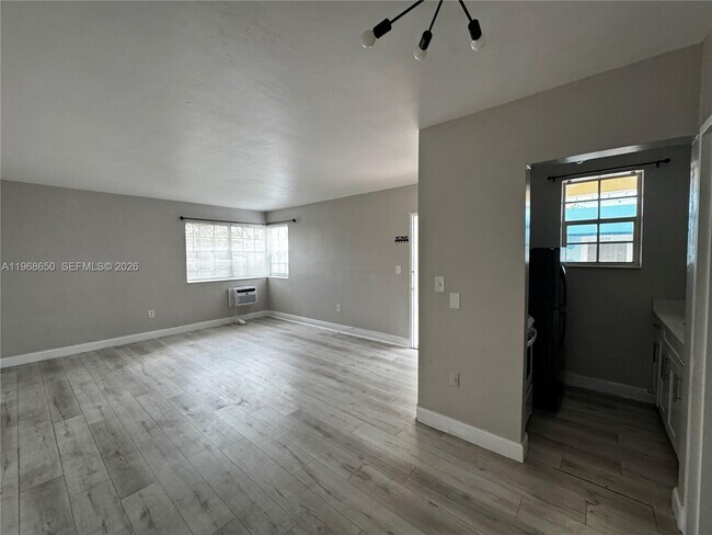 Building Photo - 500 13th St