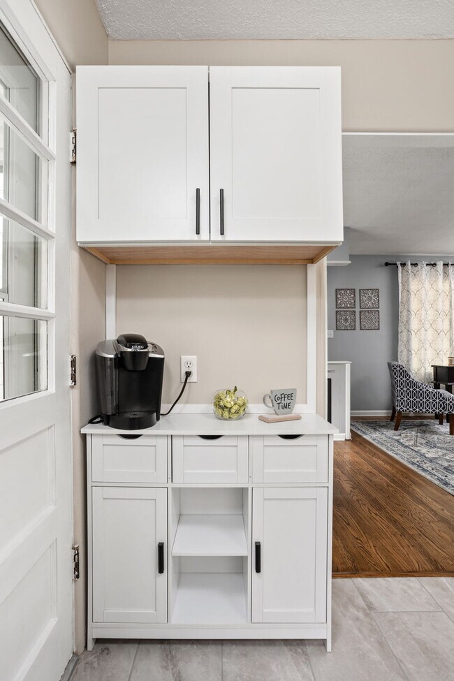 Building Photo - 2307 E 65th St