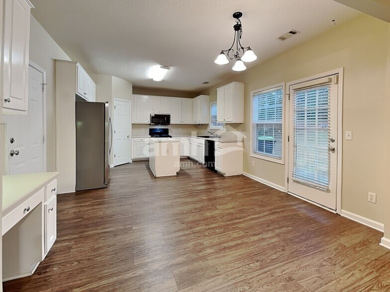 Building Photo - 429 The Gables Dr