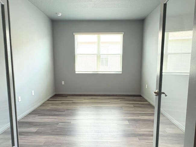 Building Photo - Gorgeous 2 Bedroom Home with Office!