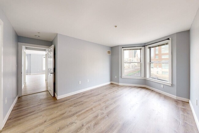 Building Photo - 120 Mountfort St