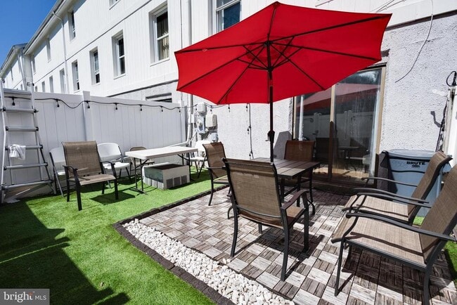 Building Photo - 9308 Canterbury Riding