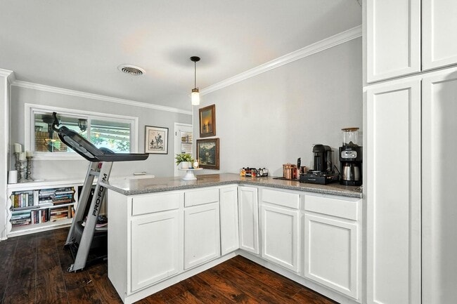Building Photo - 3026 Ventura Dr