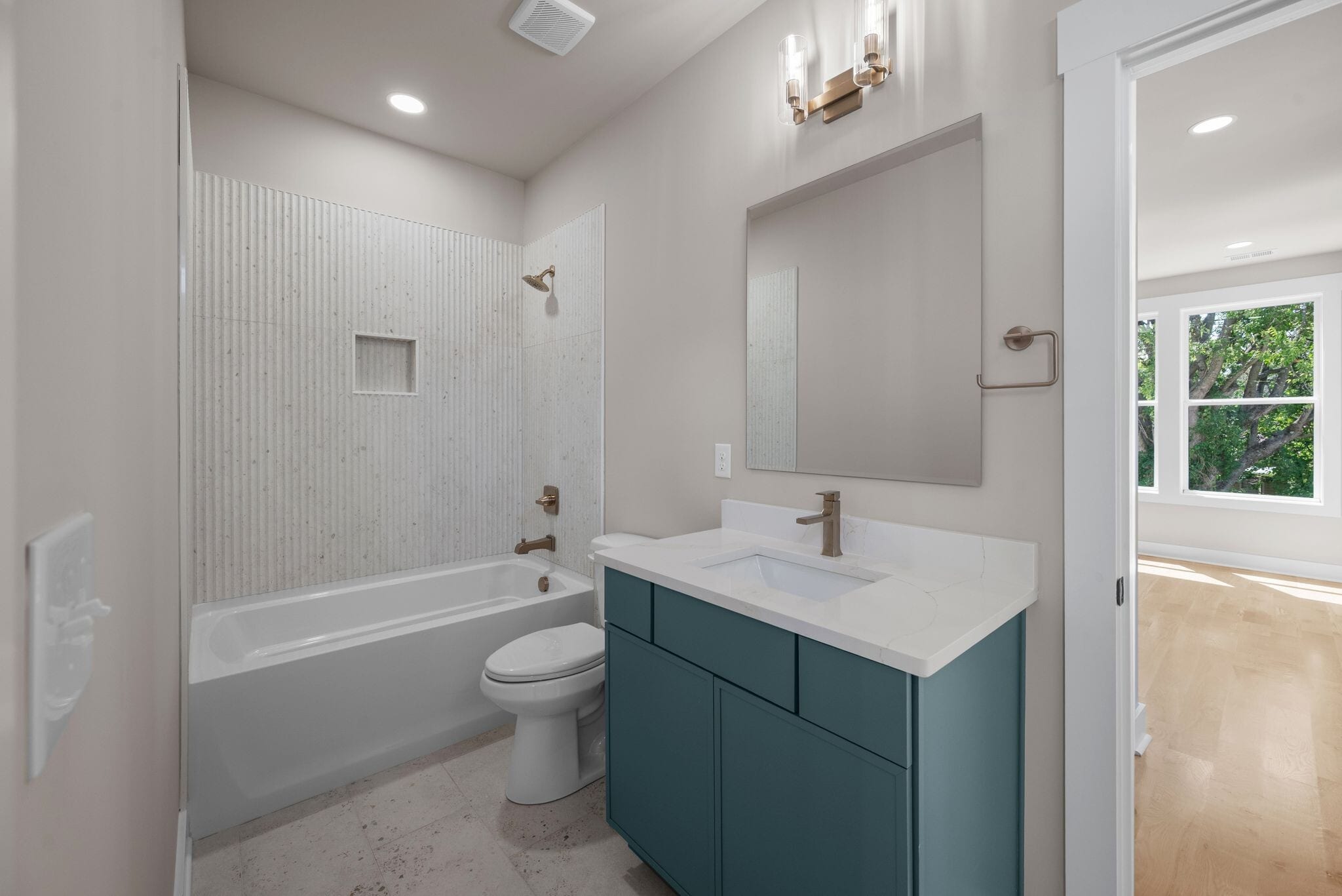 Building Photo - 2523 W Heiman St