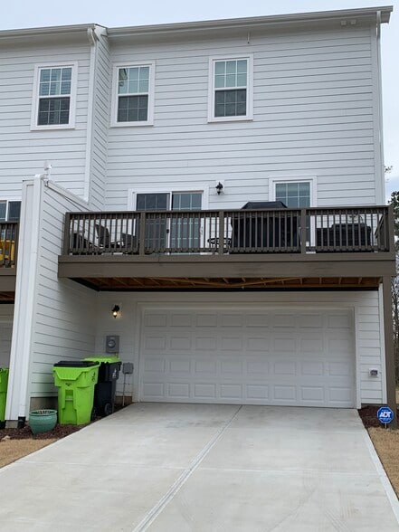 Building Photo - 1213 Bradburn Dr