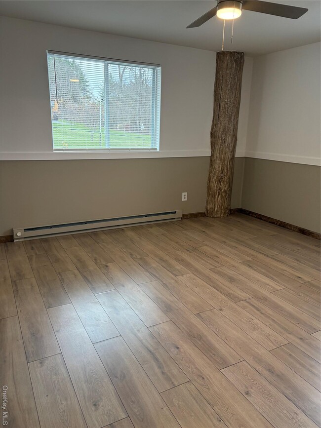 Building Photo - 130 S Maplewood Rd