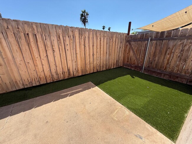 Building Photo - 2 Bdrm 1 Bath In Imperial Beach With Parki...