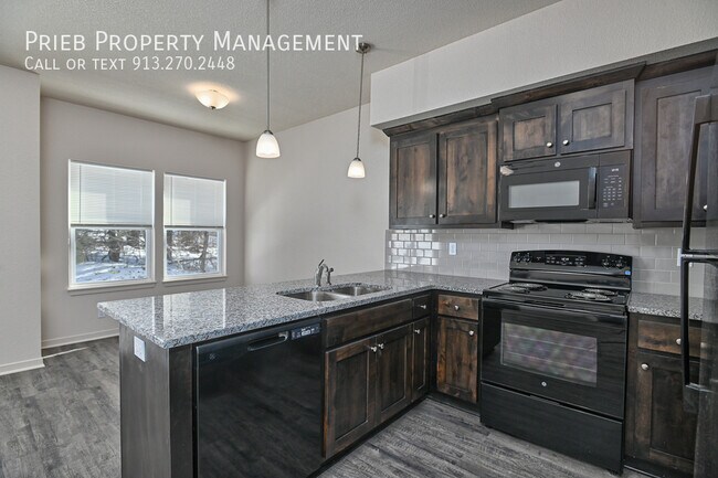 Building Photo - 3255 N 103rd Pl