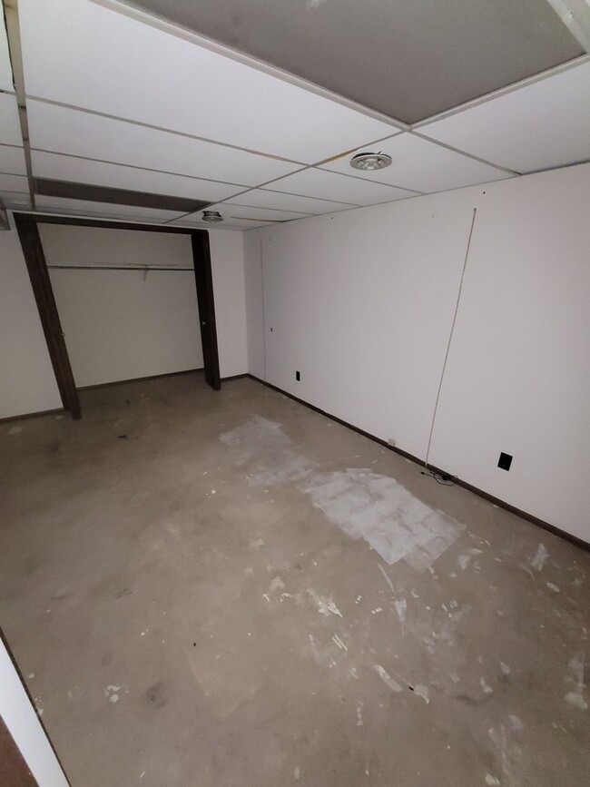 Building Photo - 13-15 Kurt Drive