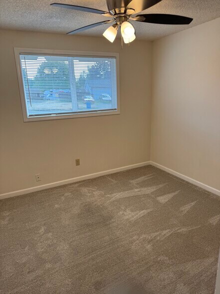 2 of 2 of smaller bedrooms - 15320 NE 31st St
