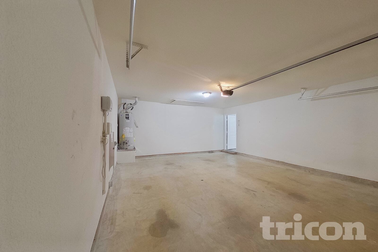 Building Photo - 1214 Cres View Dr