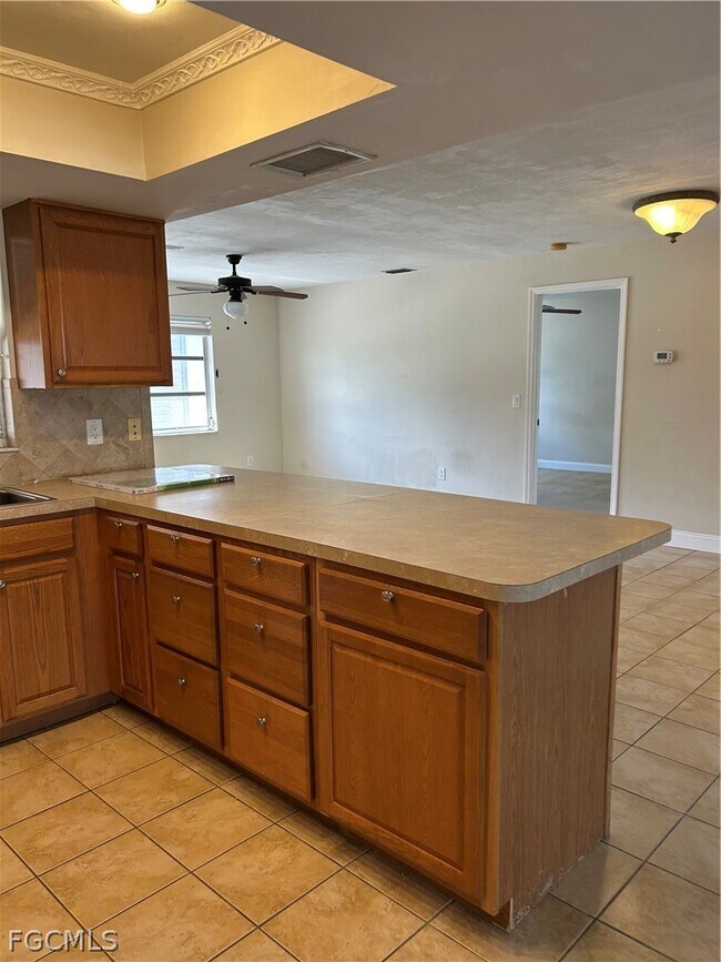 Building Photo - 2128 SE 4th St