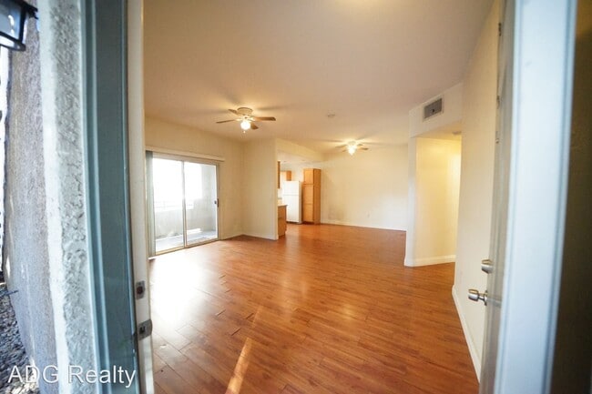 Building Photo - 2 br, 2 bath House - 9330 W Maule Ave #123...