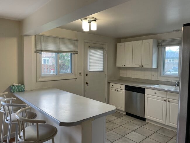 Building Photo - 9137 Barberry Ln