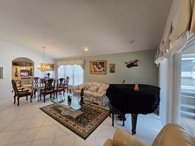 Building Photo - 7470 Chorale Rd