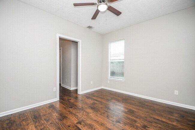 Building Photo - 4137 Galesburg St